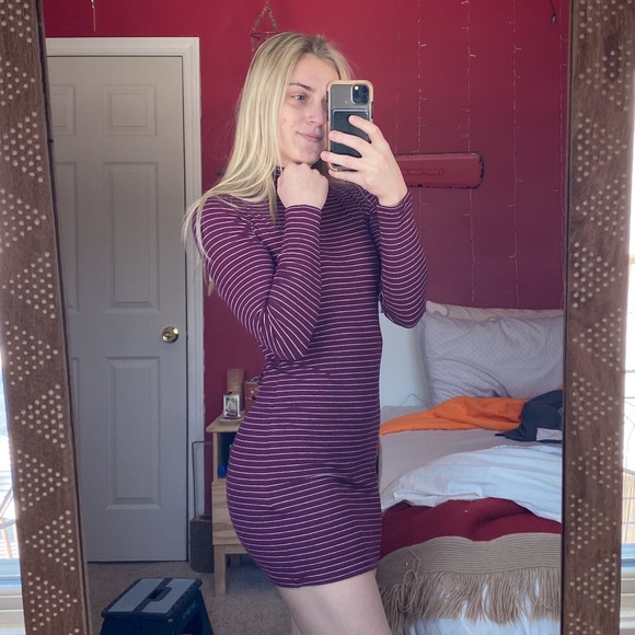 Forever 21 Bodycon Long Sleeve Striped Dress - Picture 4 of 6